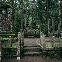 一族を発展させるなら立派な墓を