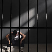 Regarding the crime of desecrating a corpse (abandoning a corpse)