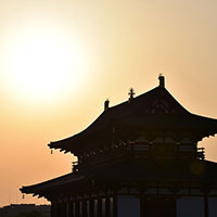 最初に火葬された天皇は持統天皇